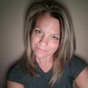 Meet your Posher, Adrienne